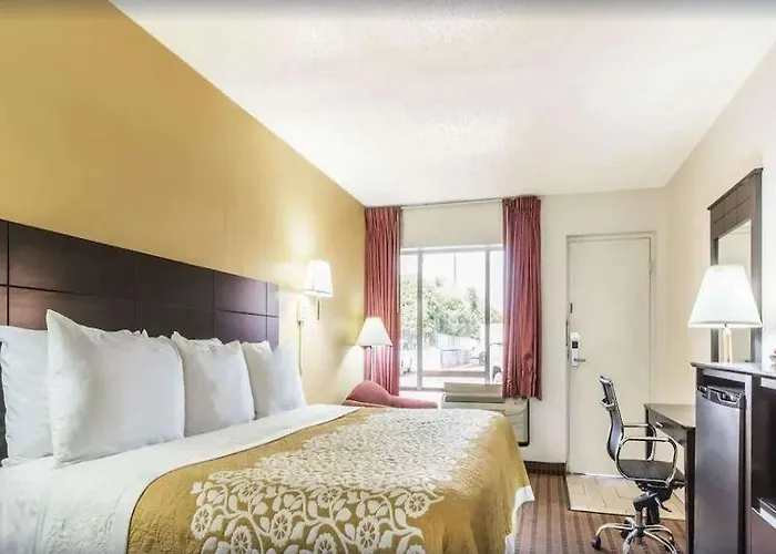 Hotel Days By Wyndham South Worth