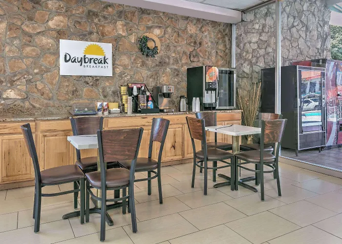 Hotel Days By Wyndham South Worth 2*