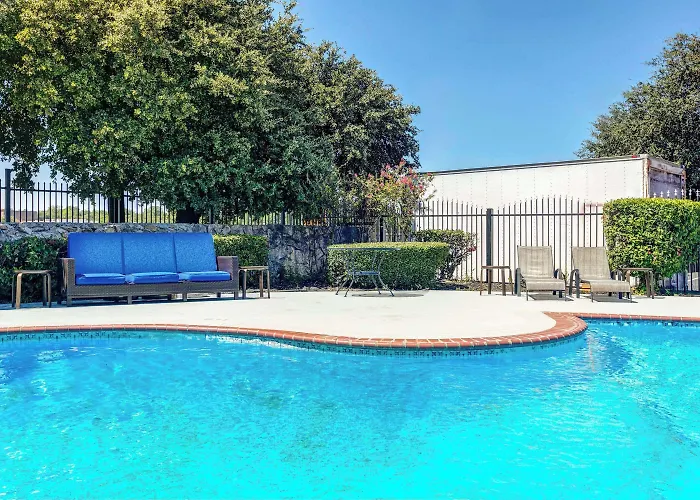 Hotel Days By Wyndham South Worth Fort Worth