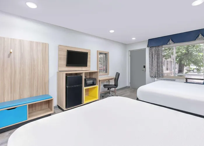Days By Wyndham South Worth