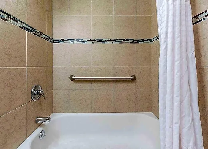Hotel Days By Wyndham South Worth Fort Worth