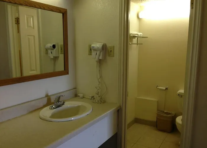 Hotel Days By Wyndham South Worth Fort Worth