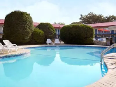 Hotel Days By Wyndham South Worth 2*